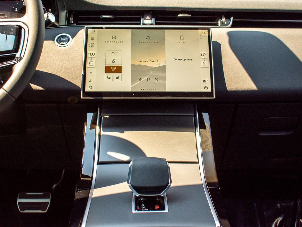 New 2024 Land Rover Range Rover Evoque Dynamic SE image 18