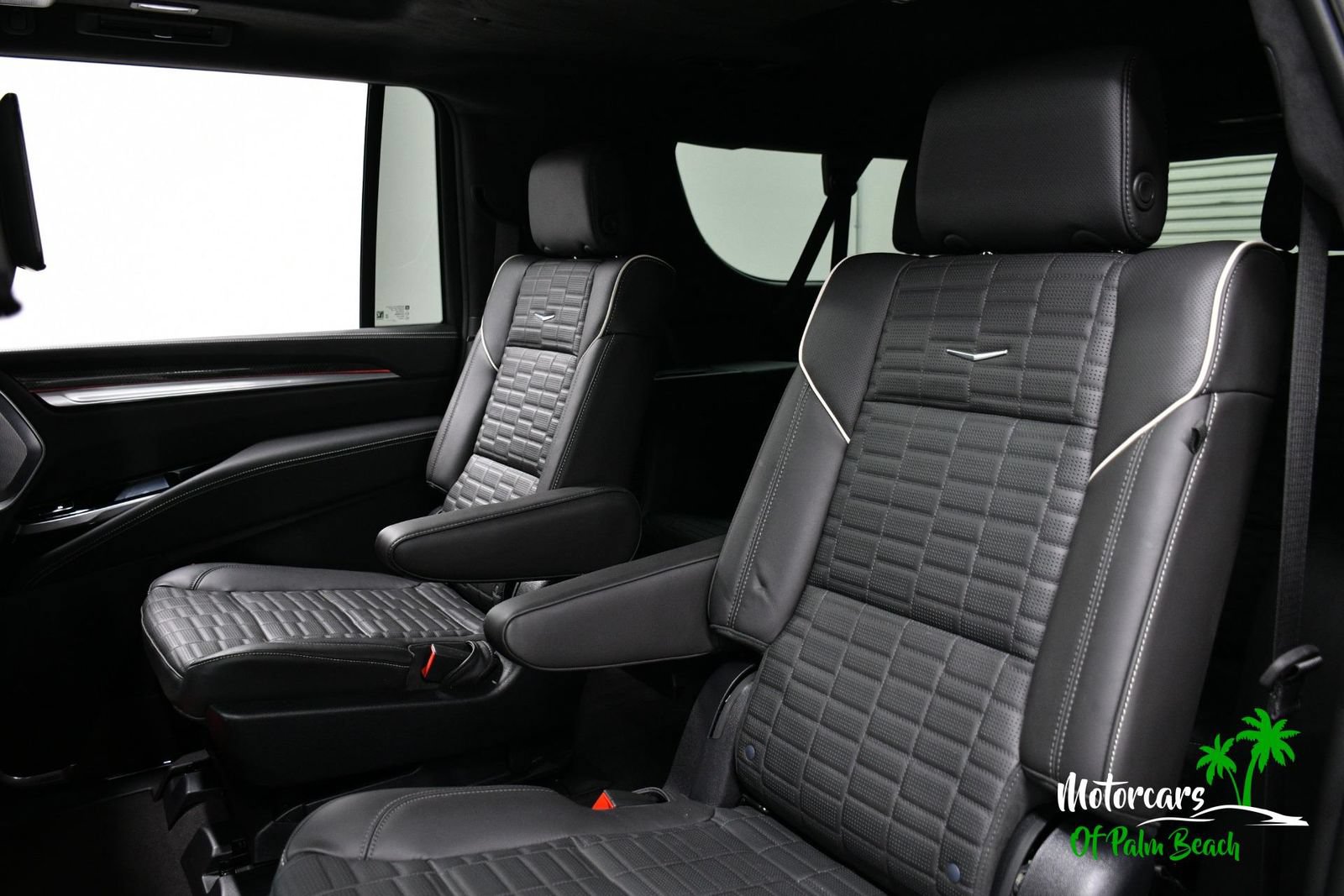 Used 2026 Cadillac Escalade ESV V w/ LPO, ONYX Package AWD/4WD image 62