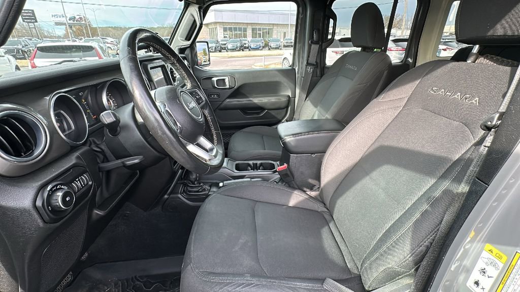 Used 2018 Jeep Wrangler Unlimited Sahara image 9