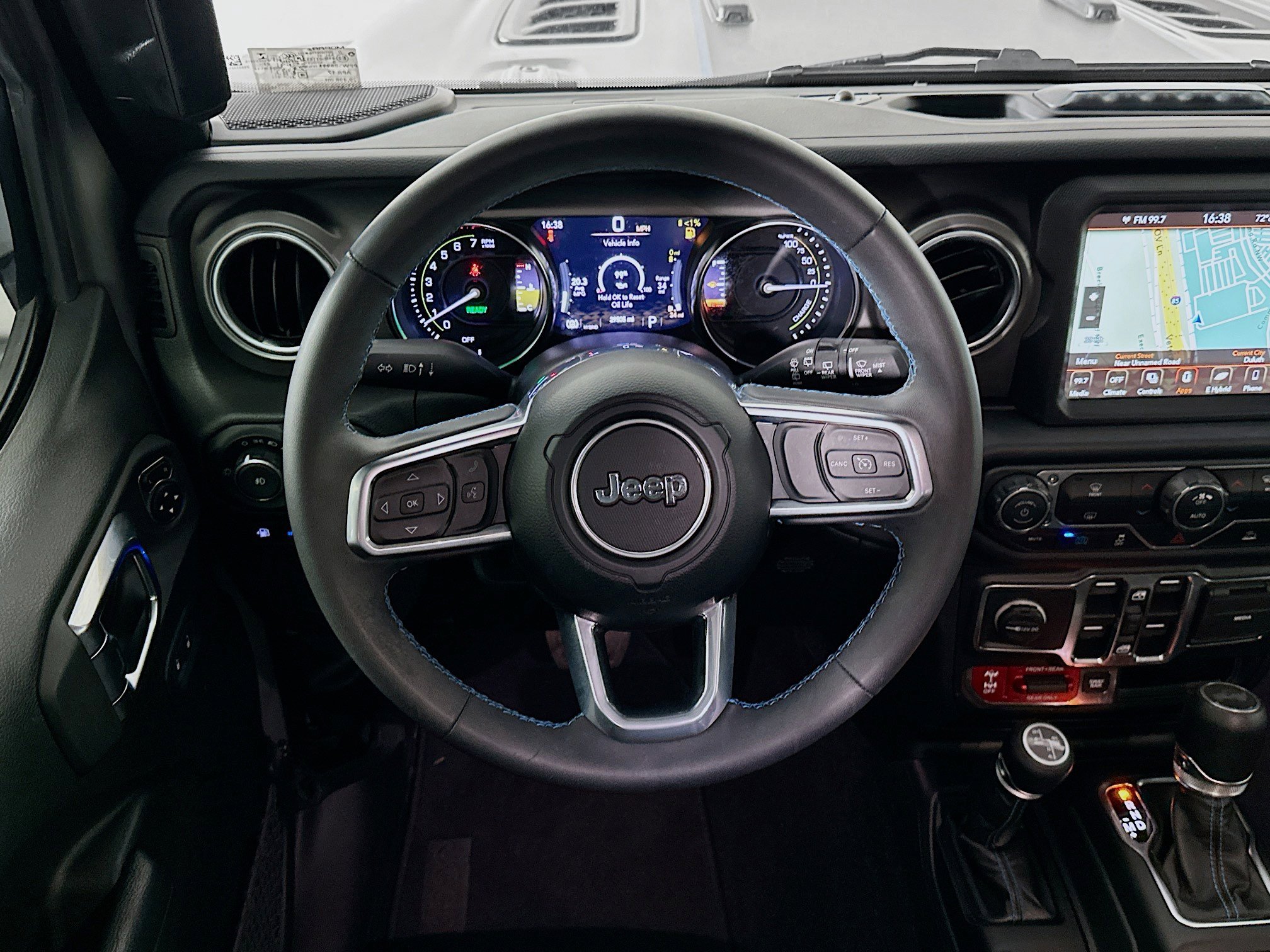 Used 2023 Jeep Wrangler Unlimited Rubicon 4xe AWD/4WD image 17