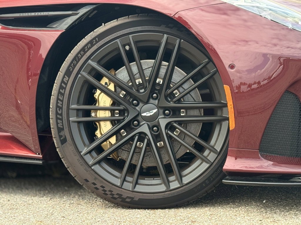 Used 2025 Aston Martin DB12 Coupe image 3