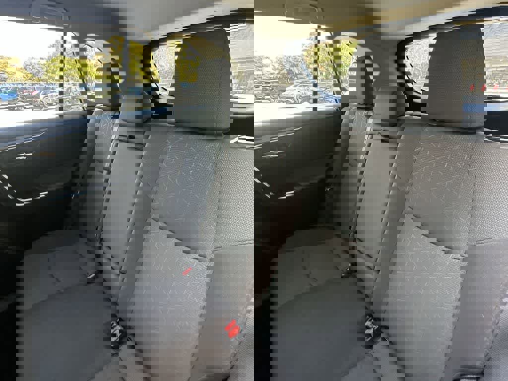 Used 2025 Toyota RAV4 XLE image 21