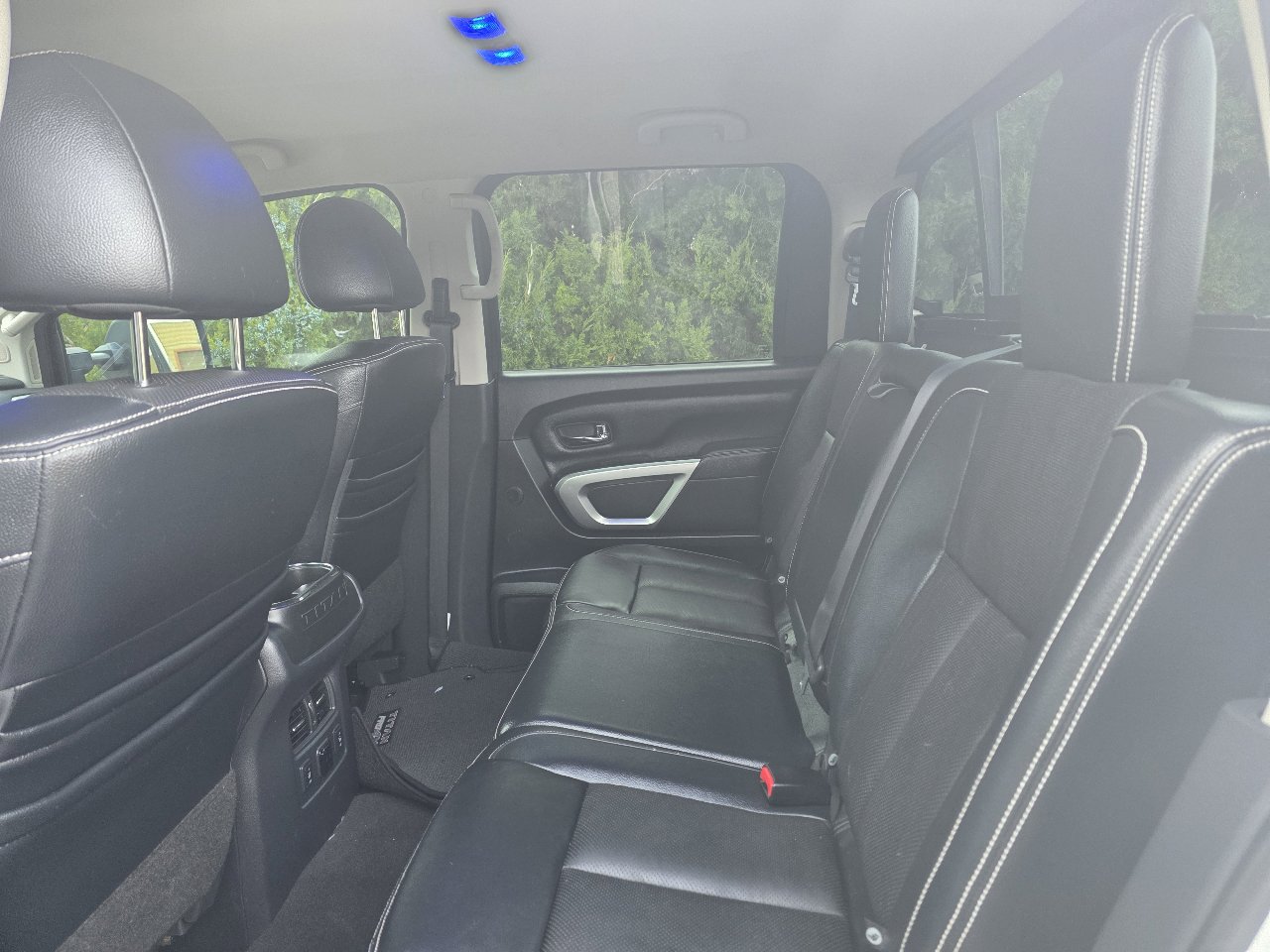 Used 2017 Nissan Titan PRO-4X w/ Pro-4x Convenience Package image 10