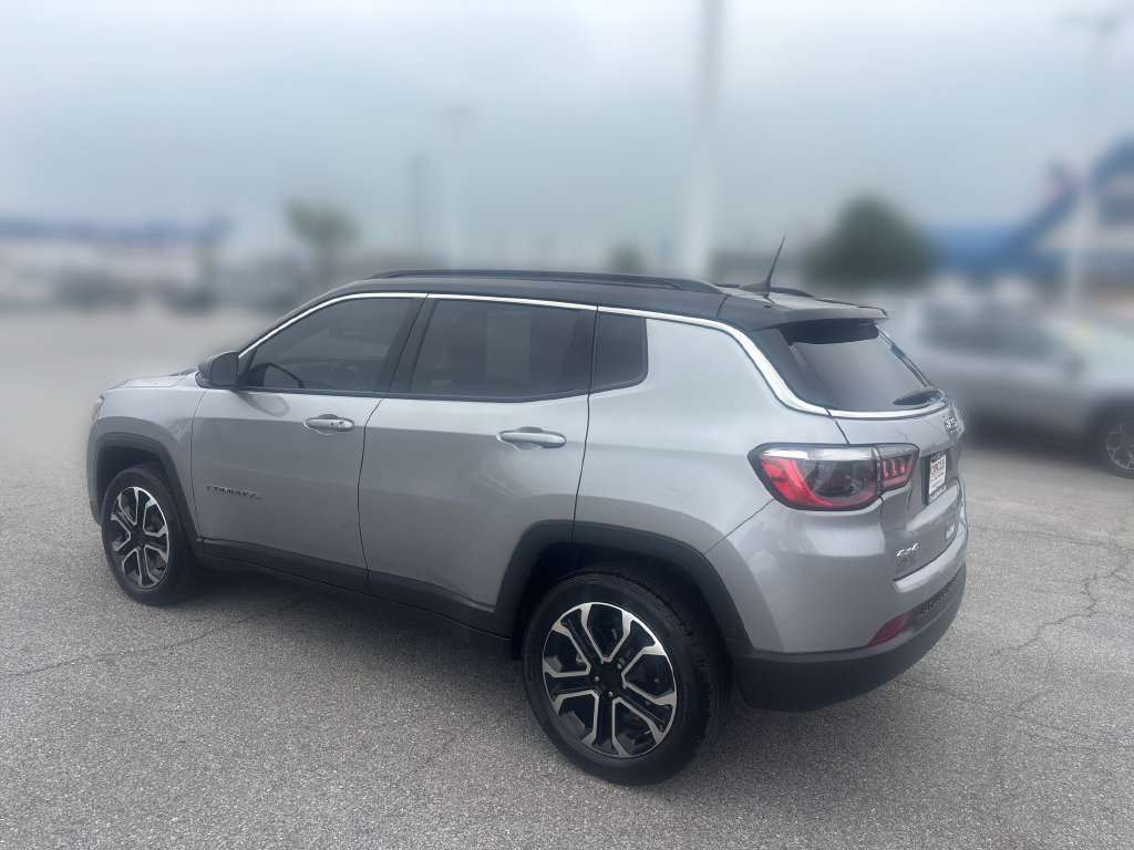 Used 2023 Jeep Compass Limited w/ Sun and Sound Group AWD/4WD image 4