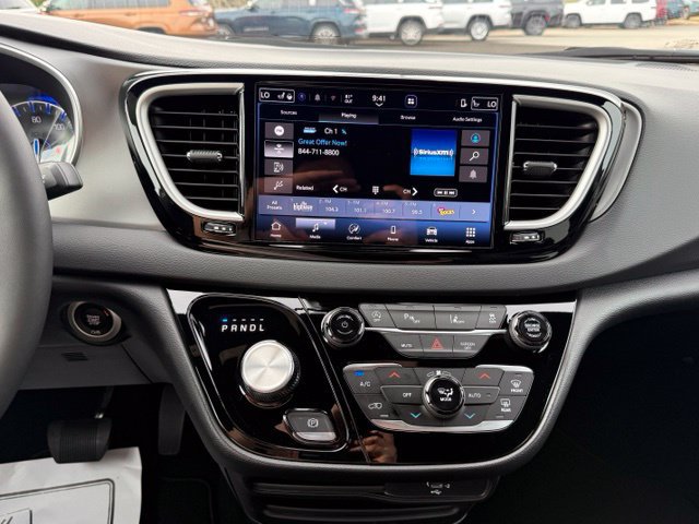 New 2027 Chrysler Pacifica LX FWD image 18