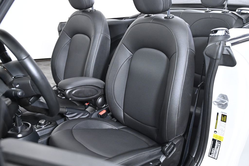 Certified 2024 MINI Cooper image 27