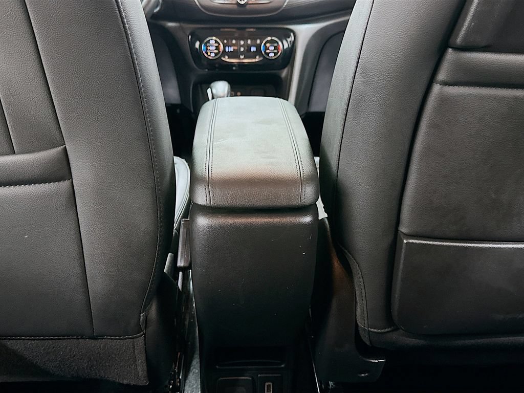 Used 2022 Buick Encore GX Essence FWD image 27
