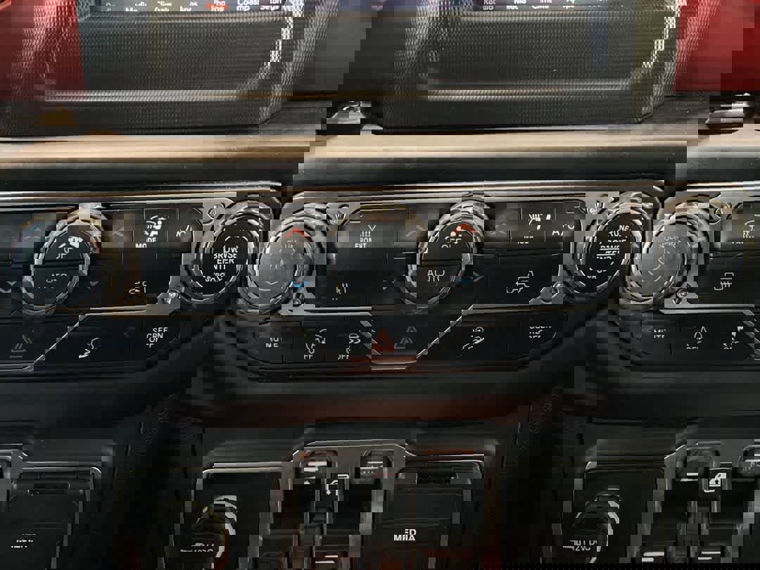 Used 2018 Jeep Wrangler Unlimited Rubicon image 19