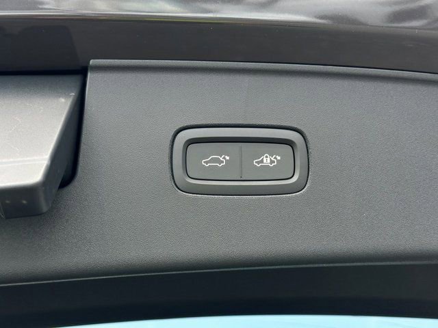 New 2025 Volvo EX90 Plus image 18