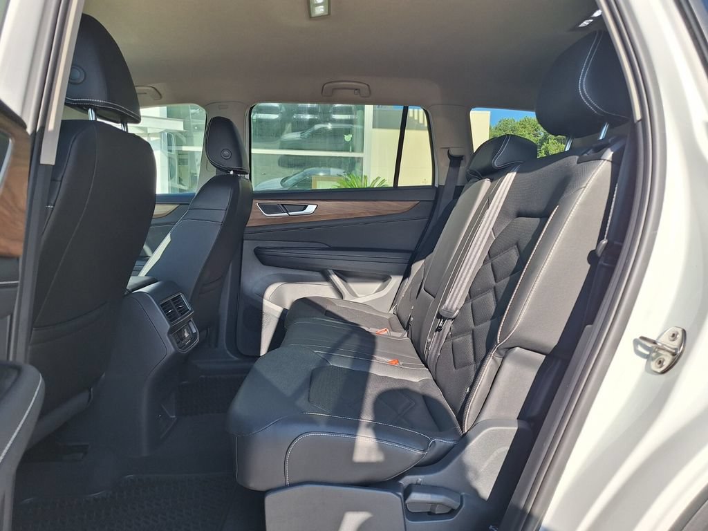 Used 2026 Volkswagen Atlas SE FWD image 10
