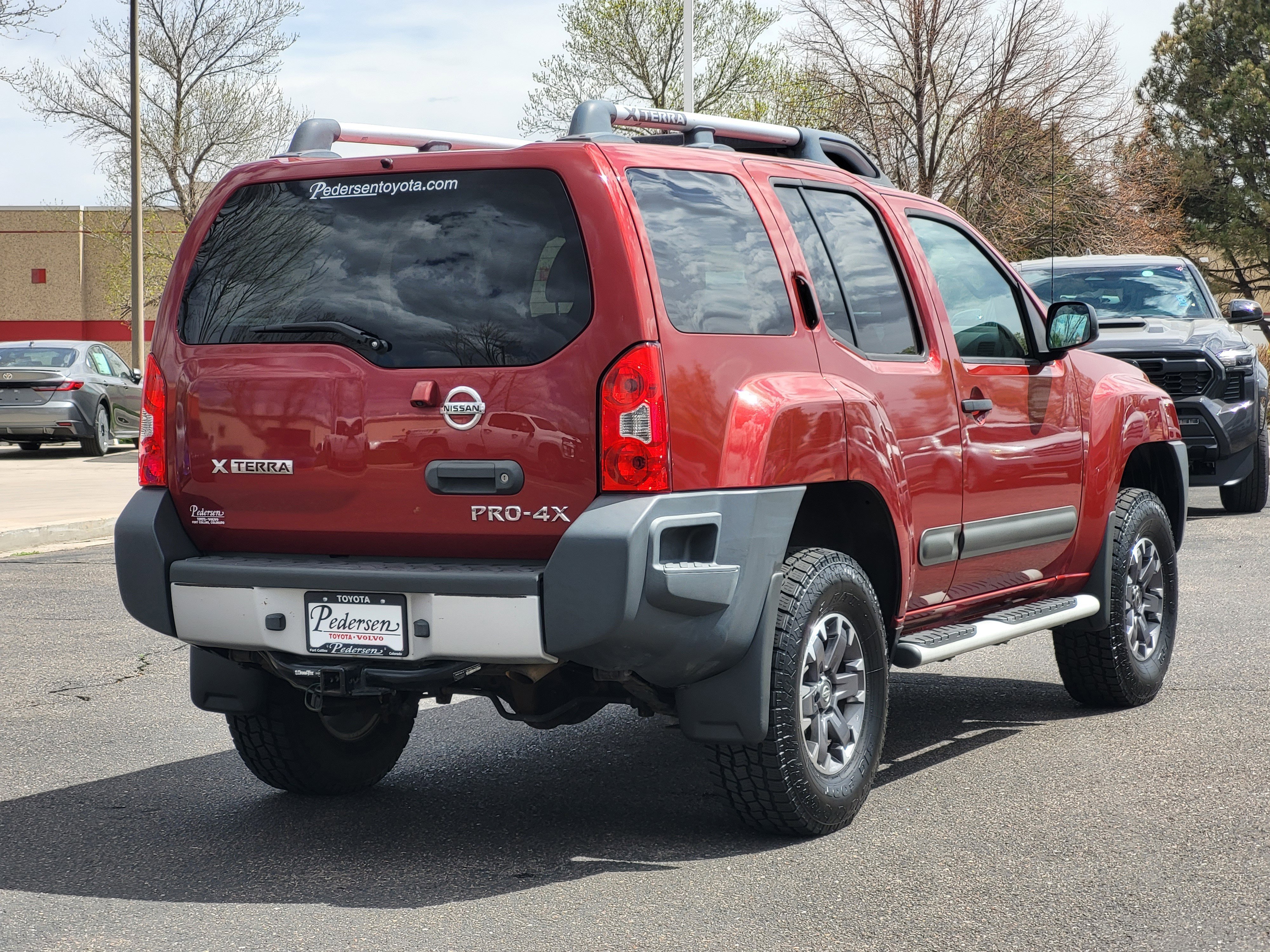 Used 2015 Nissan Xterra PRO-4X image 2