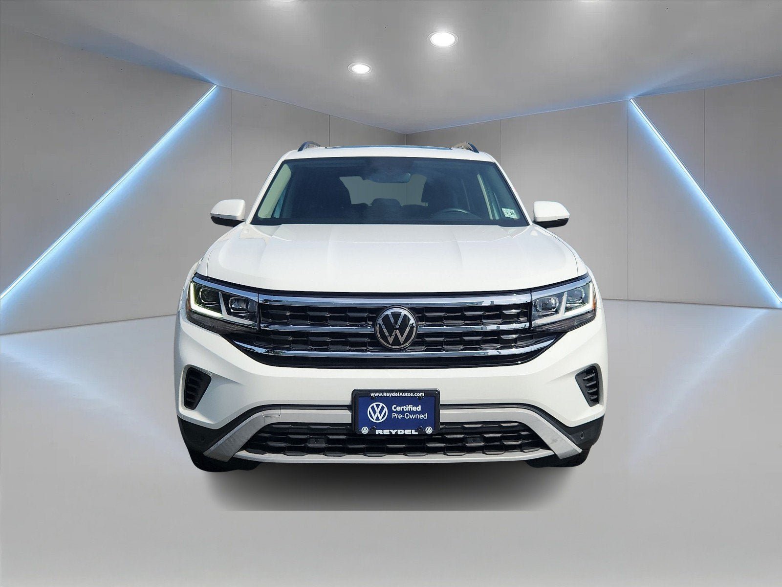 Certified 2023 Volkswagen Atlas SE w/ Panoramic Sunroof Package AWD/4WD image 2