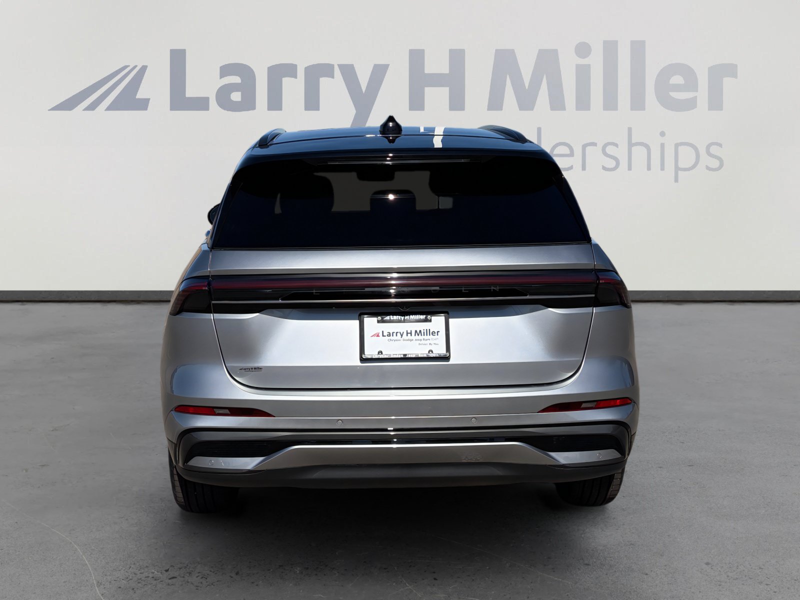 Used 2024 Lincoln Nautilus Reserve w/ Equipment Group 202A AWD/4WD image 5