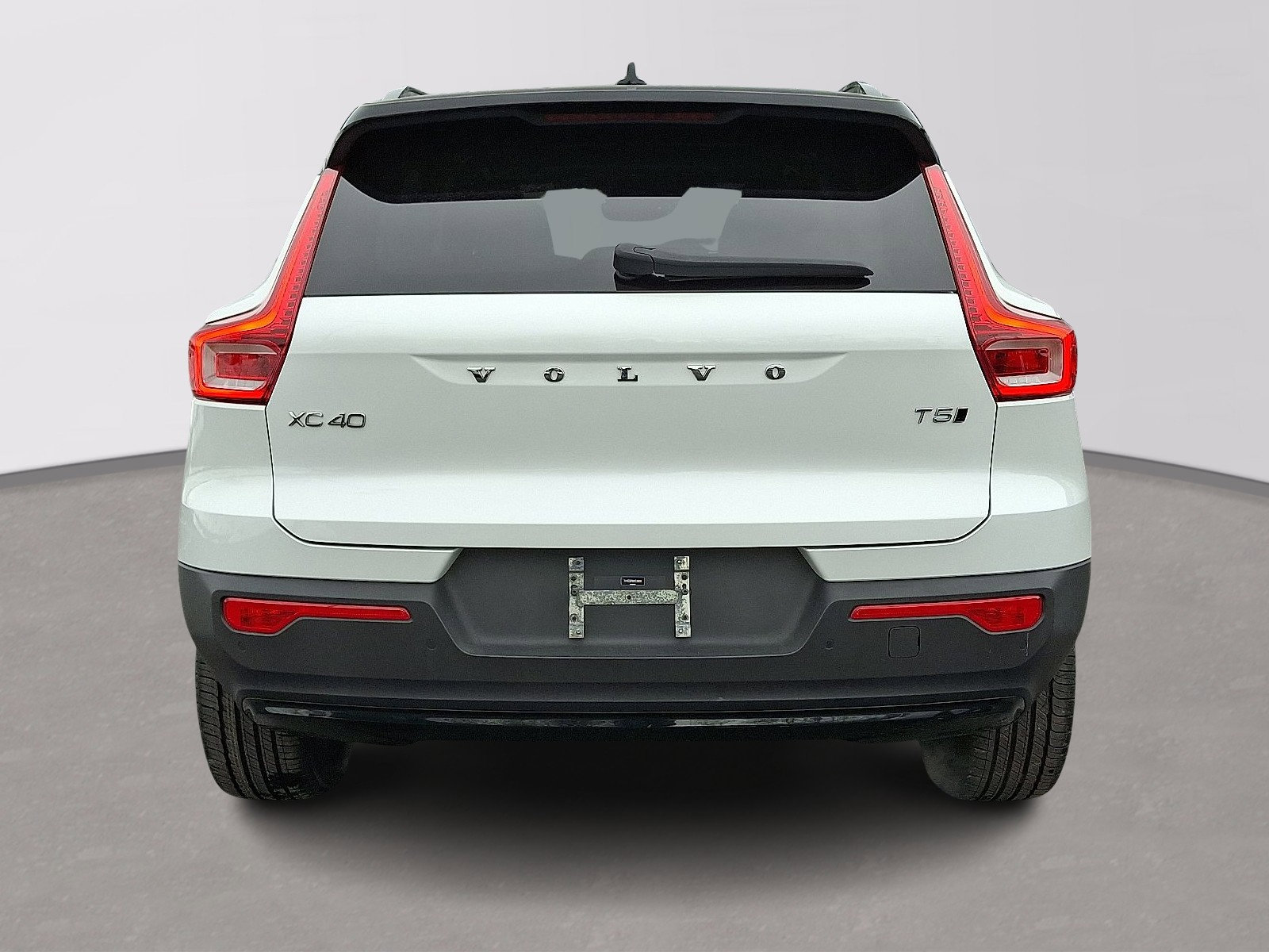 Used 2021 Volvo XC40 T5 R-Design w/ Climate Package image 5