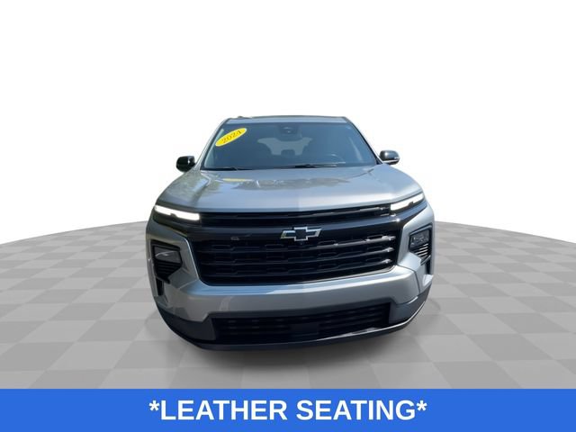 Used 2024 Chevrolet Traverse LT w/ Midnight/Sport Edition AWD/4WD image 4