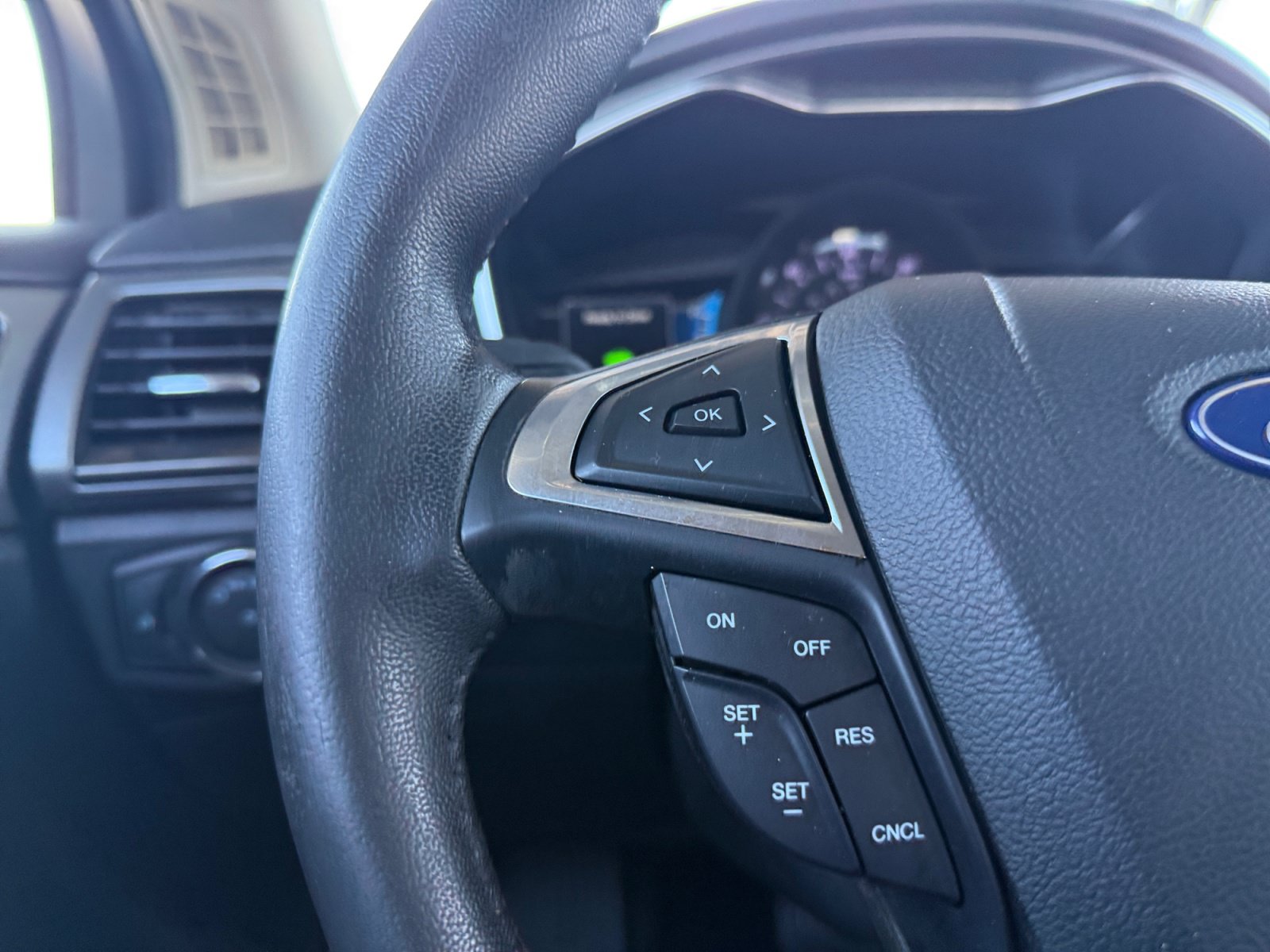 Used 2018 Ford Fusion Energi SE FWD image 15