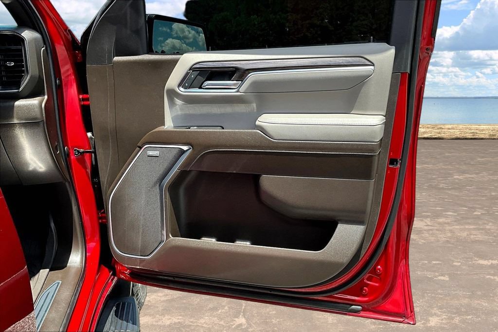 Used 2023 Chevrolet Silverado 1500 LTZ AWD/4WD image 31