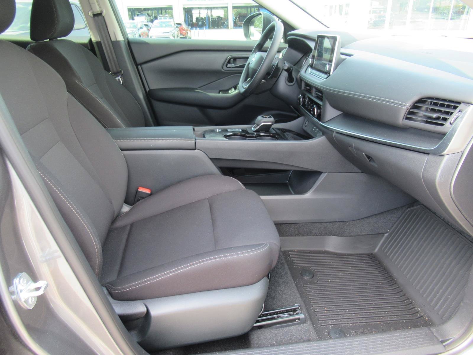 Used 2026 Nissan Rogue S FWD image 10