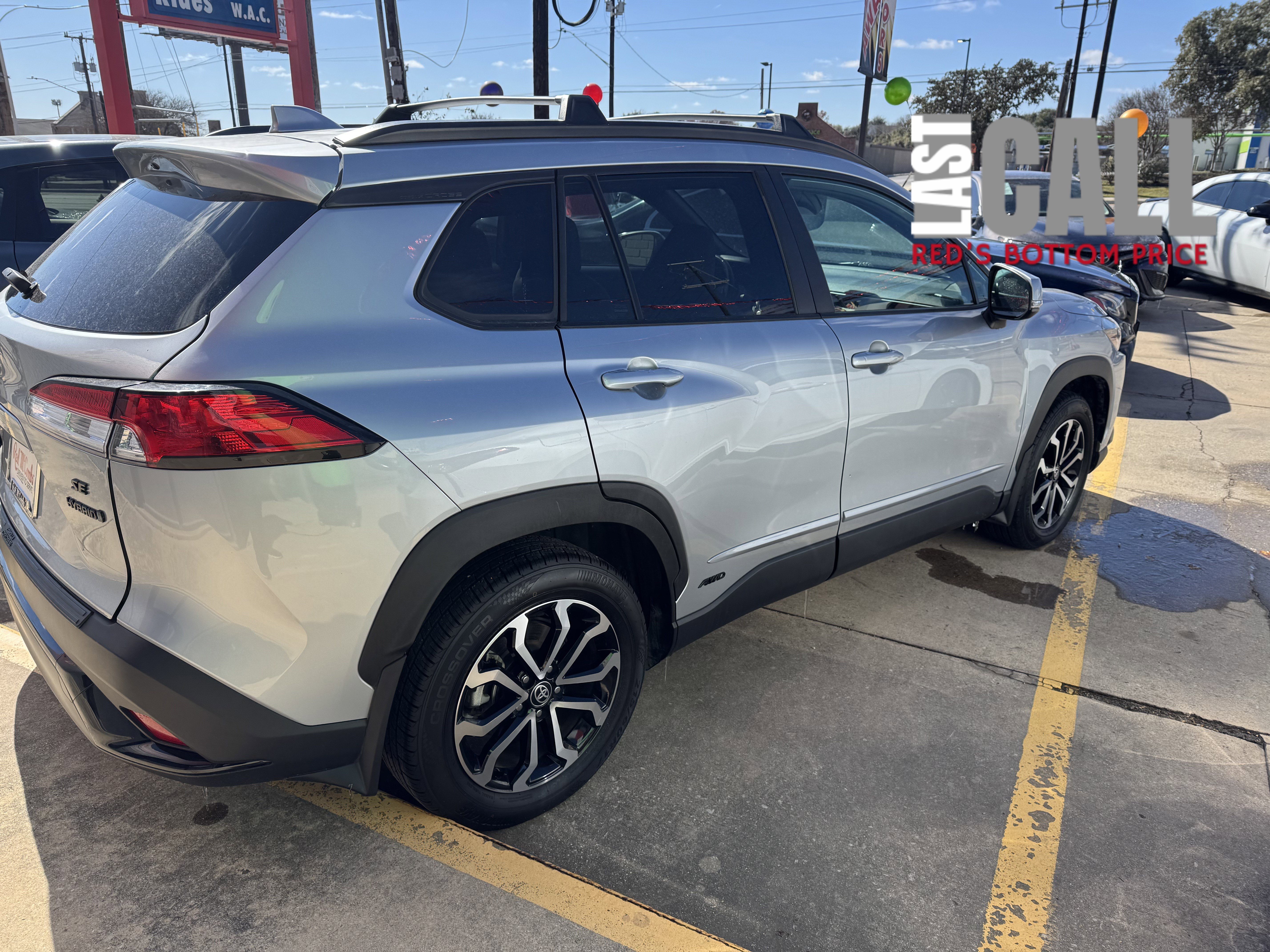 Used 2024 Toyota Corolla Cross SE image 9