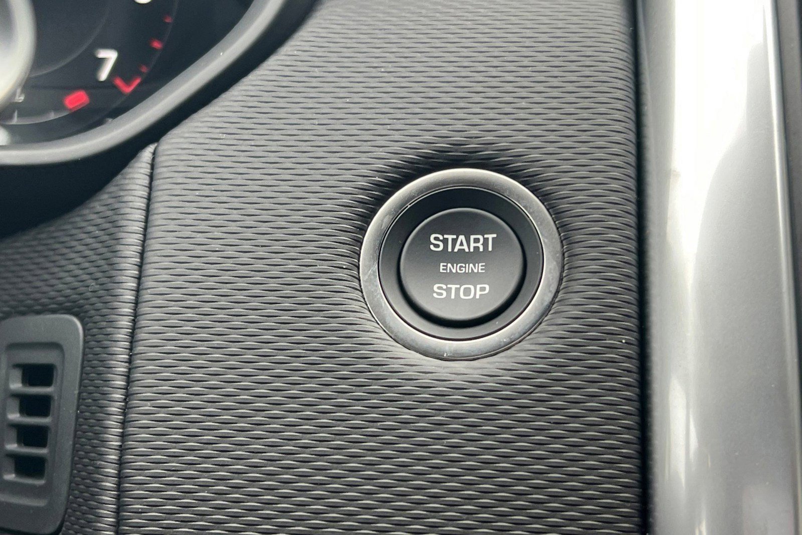 New 2026 Land Rover Discovery Limited Edition AWD/4WD image 27