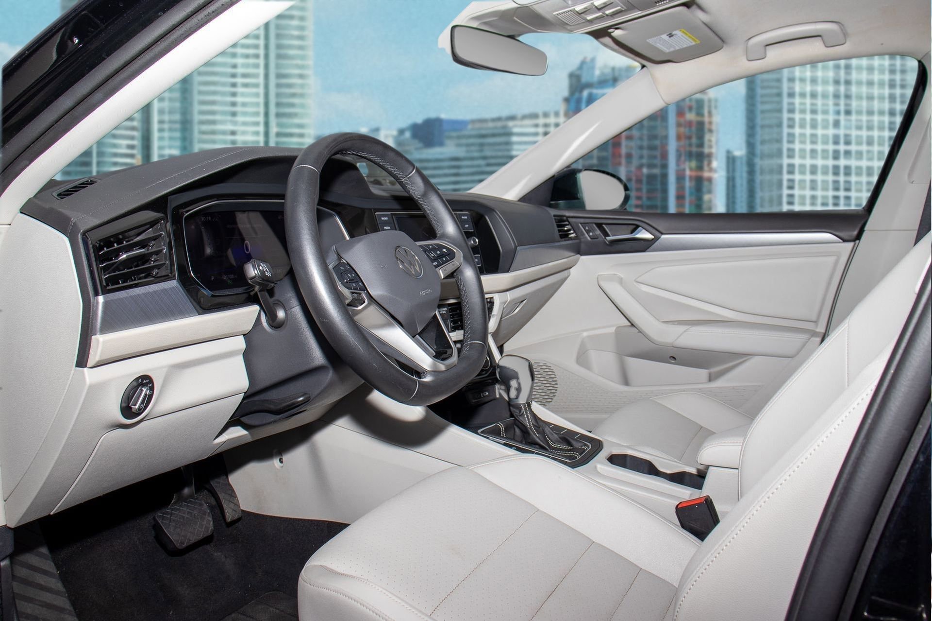 Used 2023 Volkswagen Jetta SE image 14