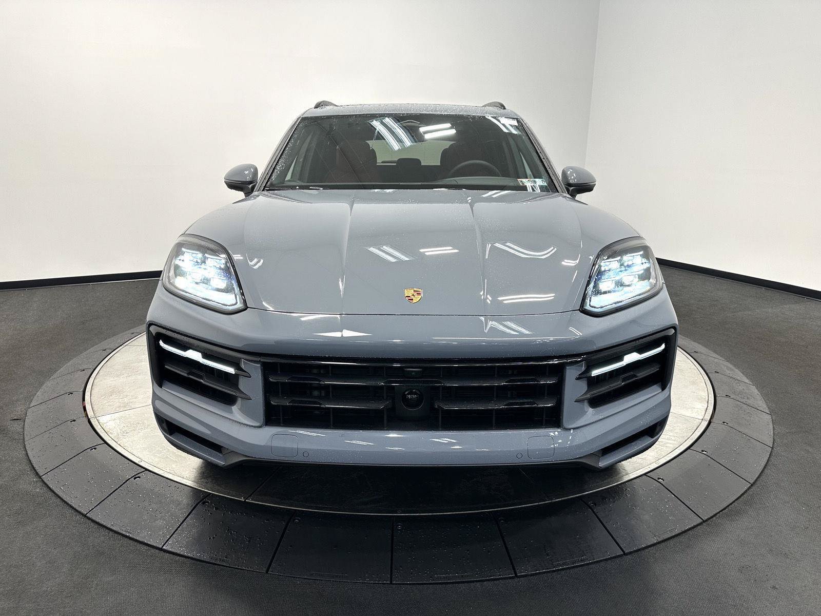 New 2026 Porsche Cayenne Coupe AWD/4WD image 9
