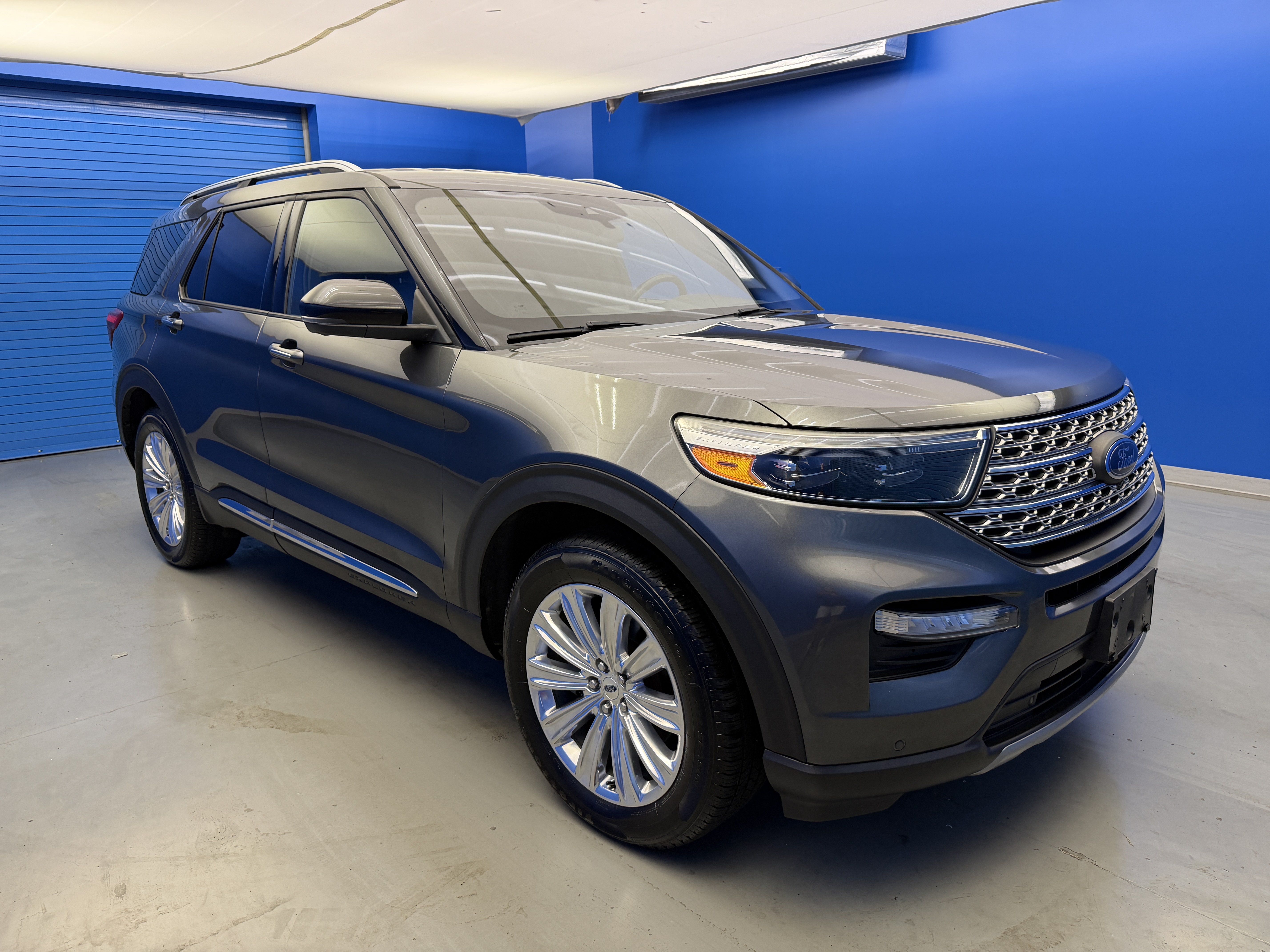 Used 2020 Ford Explorer Limited w/ Class III Trailer Tow Package AWD/4WD image 2