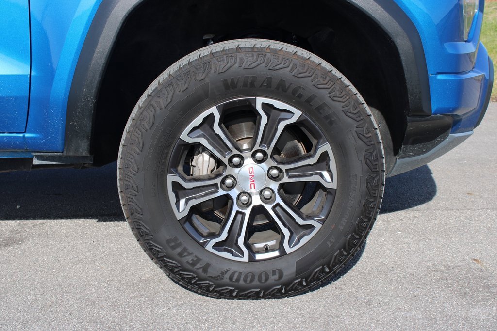 Used 2023 GMC Canyon AT4 image 40