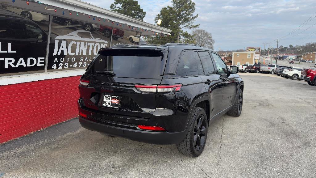 Used 2023 Jeep Grand Cherokee Altitude image 6