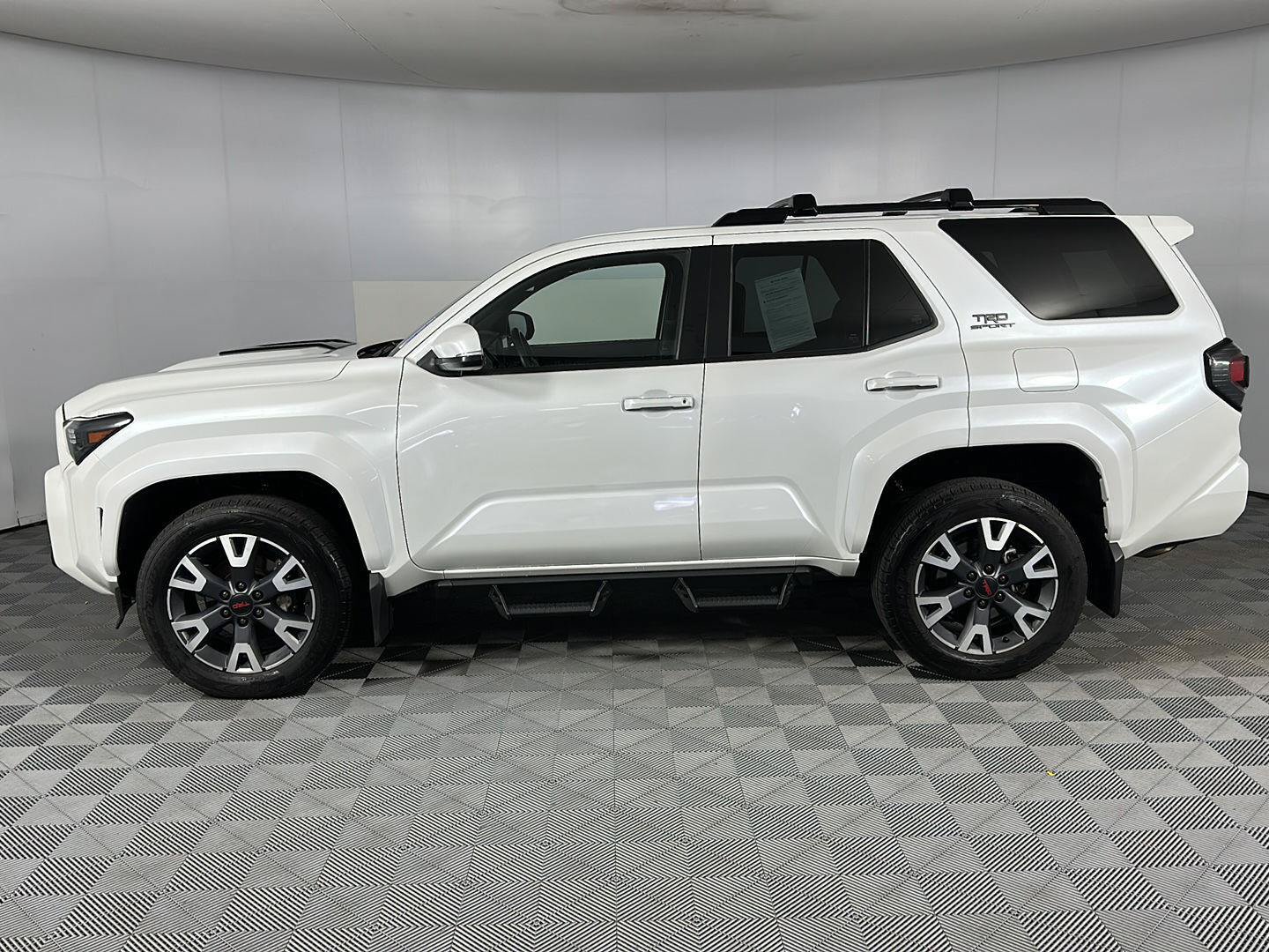 Used 2025 Toyota 4Runner TRD Sport AWD/4WD image 5