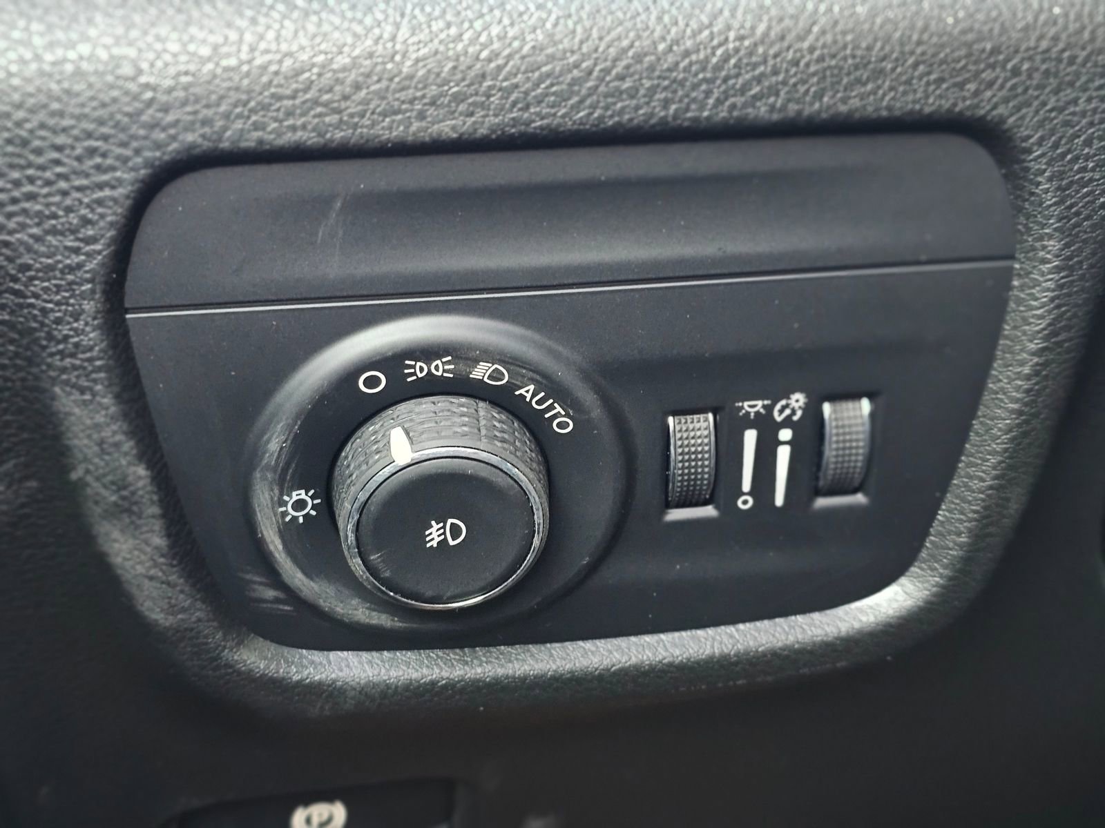 New 2026 Jeep Grand Cherokee L Limited image 17