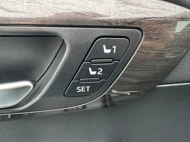 New 2026 Toyota Highlander Platinum image 23