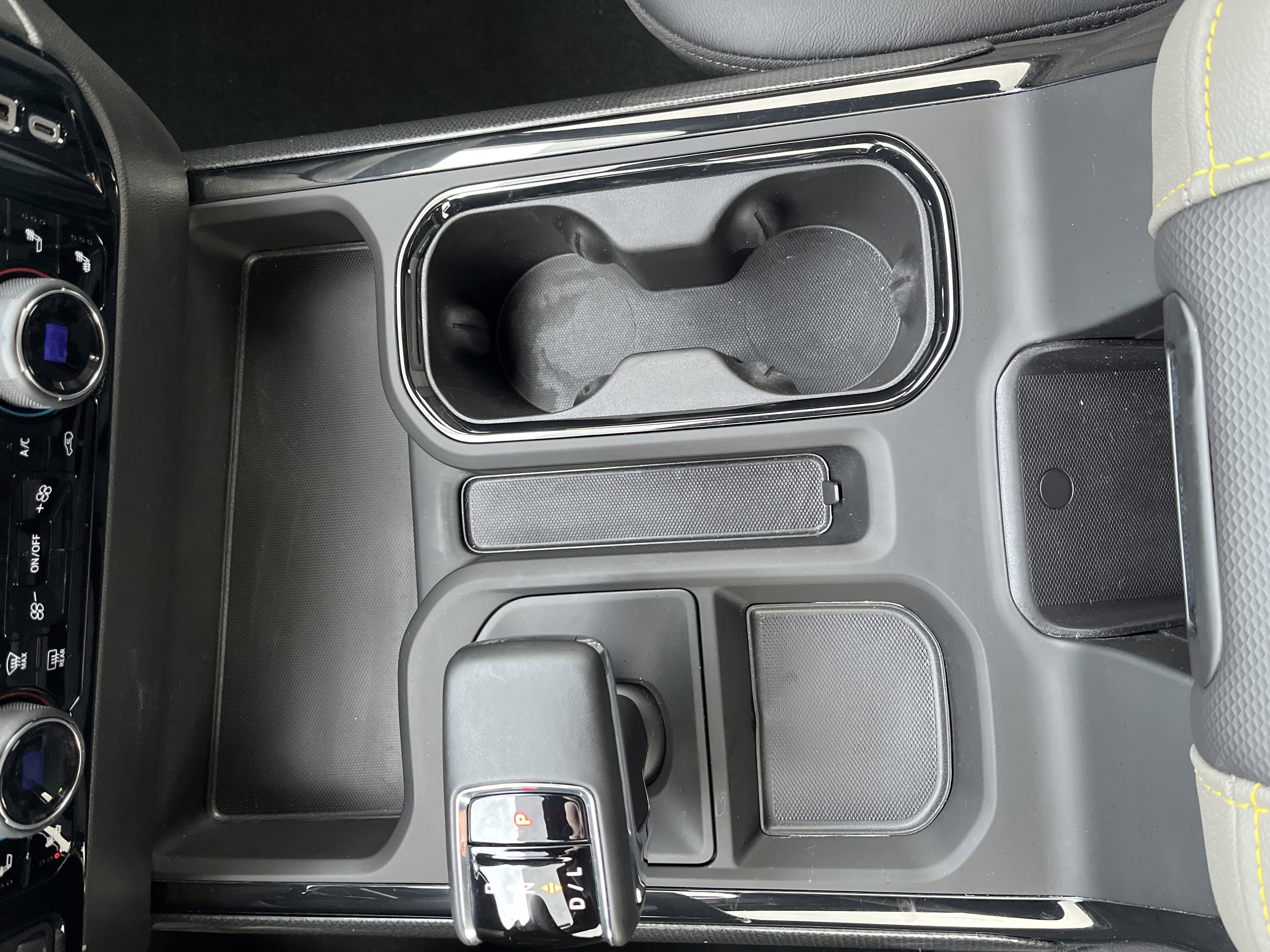 Used 2025 Chevrolet Silverado 1500 ZR2 w/ Technology Package image 34