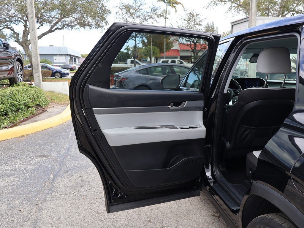 Used 2022 Hyundai Palisade SE image 22