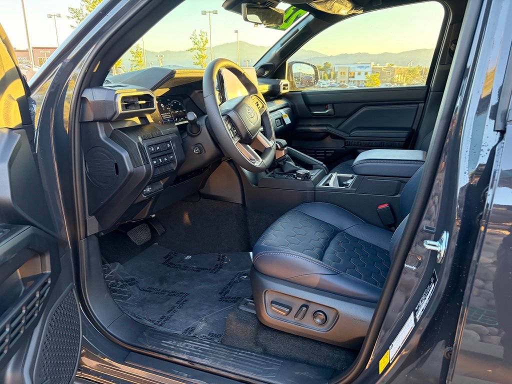 Used 2026 Toyota 4Runner Platinum AWD/4WD image 16