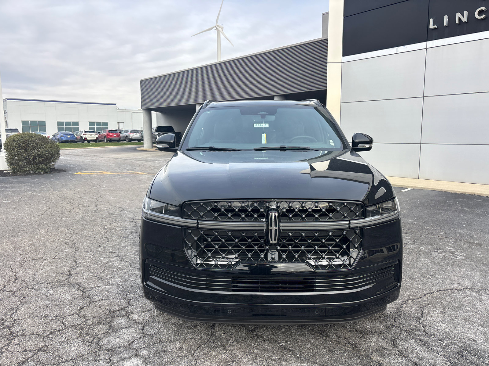 New 2026 Lincoln Navigator Reserve w/ Jet Appearance Package image 2