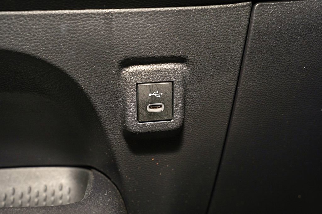 Used 2025 Toyota Corolla LE image 14