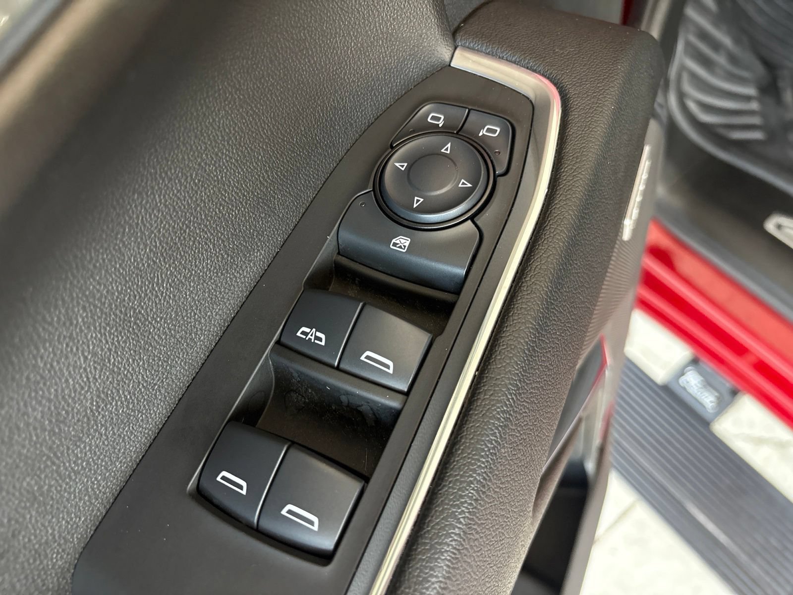 Used 2024 Chevrolet Silverado 1500 LT Trail Boss w/ Convenience Package II AWD/4WD image 13