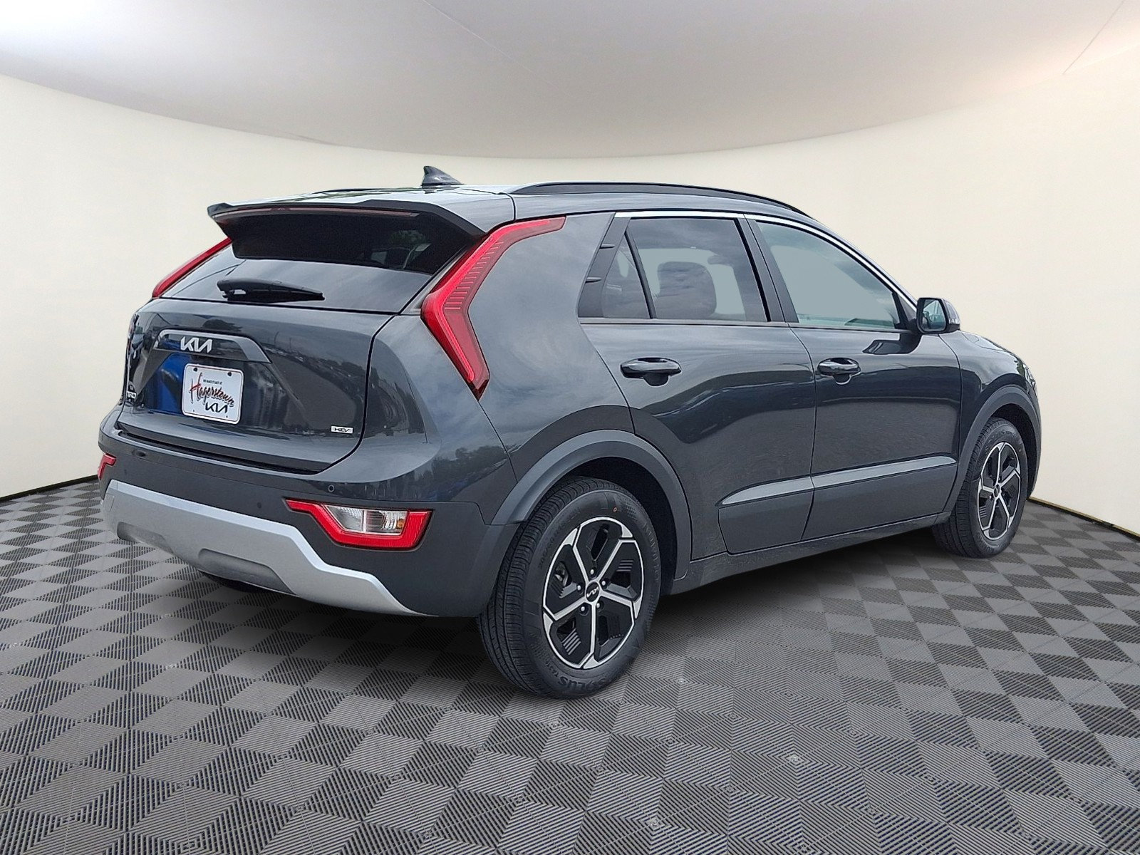 Certified 2024 Kia Niro EX FWD image 6