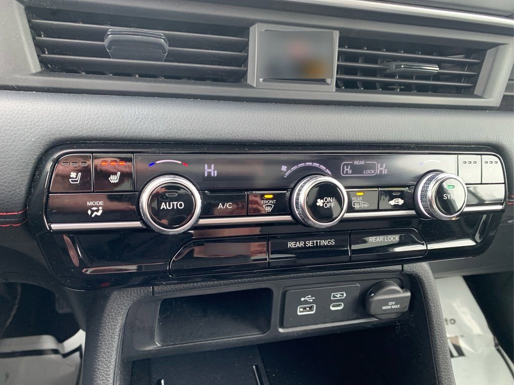 Used 2025 Honda Pilot Black Edition image 28