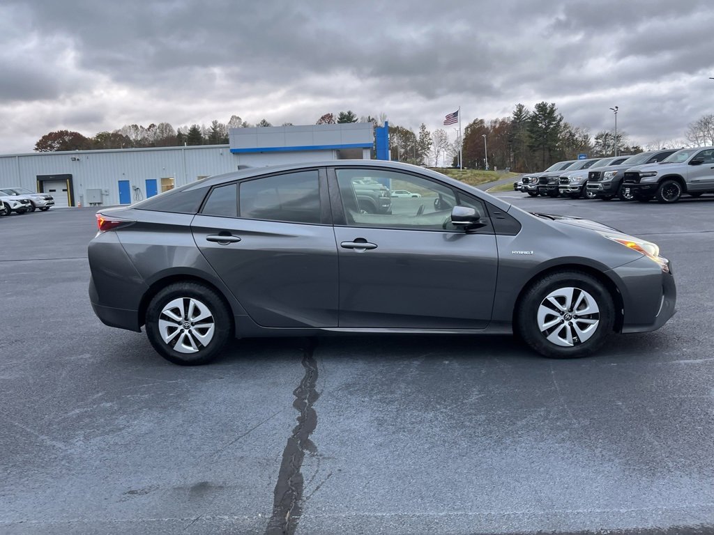 Used 2017 Toyota Prius Two image 19