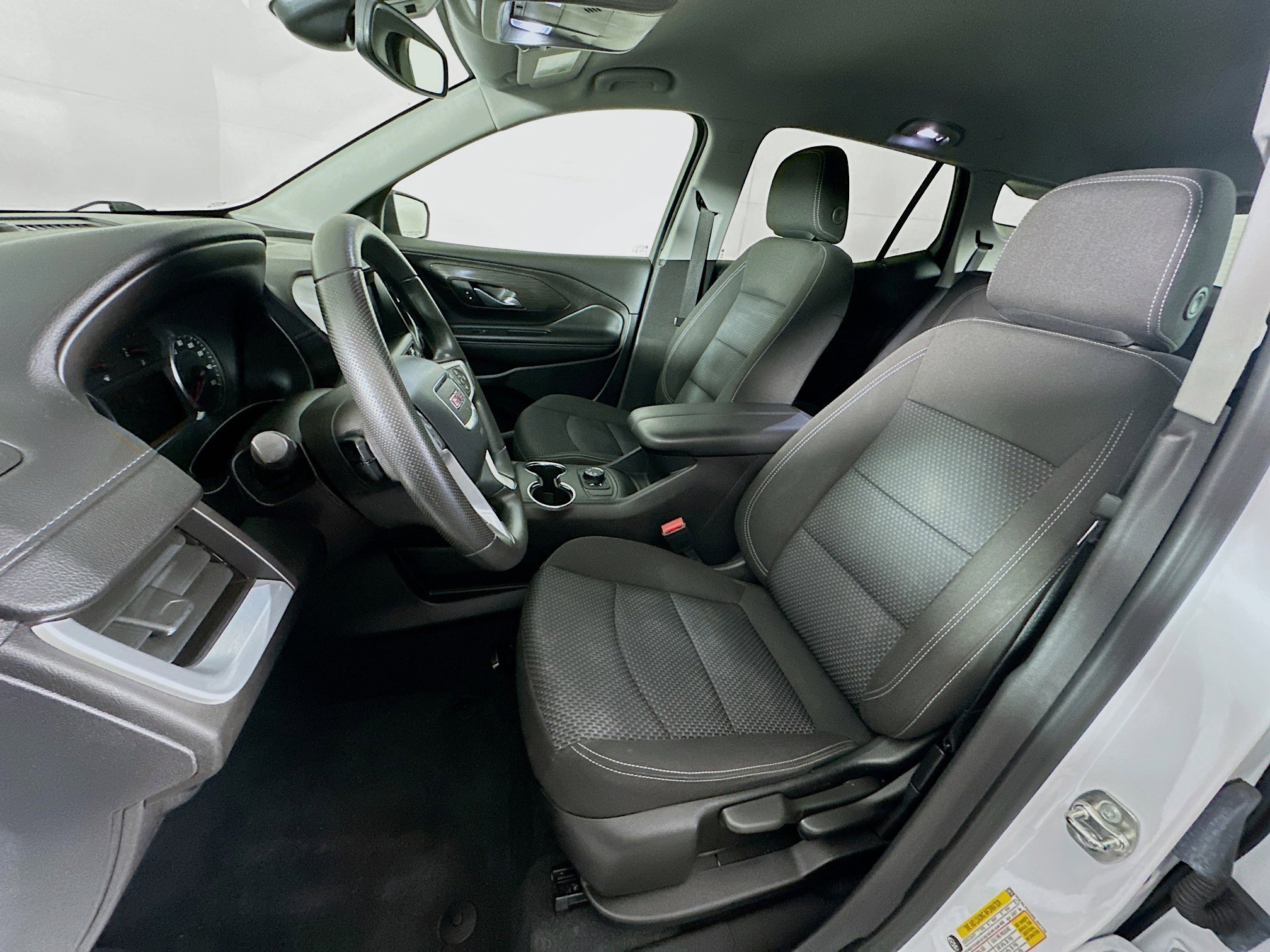 Used 2024 GMC Terrain SLE image 13