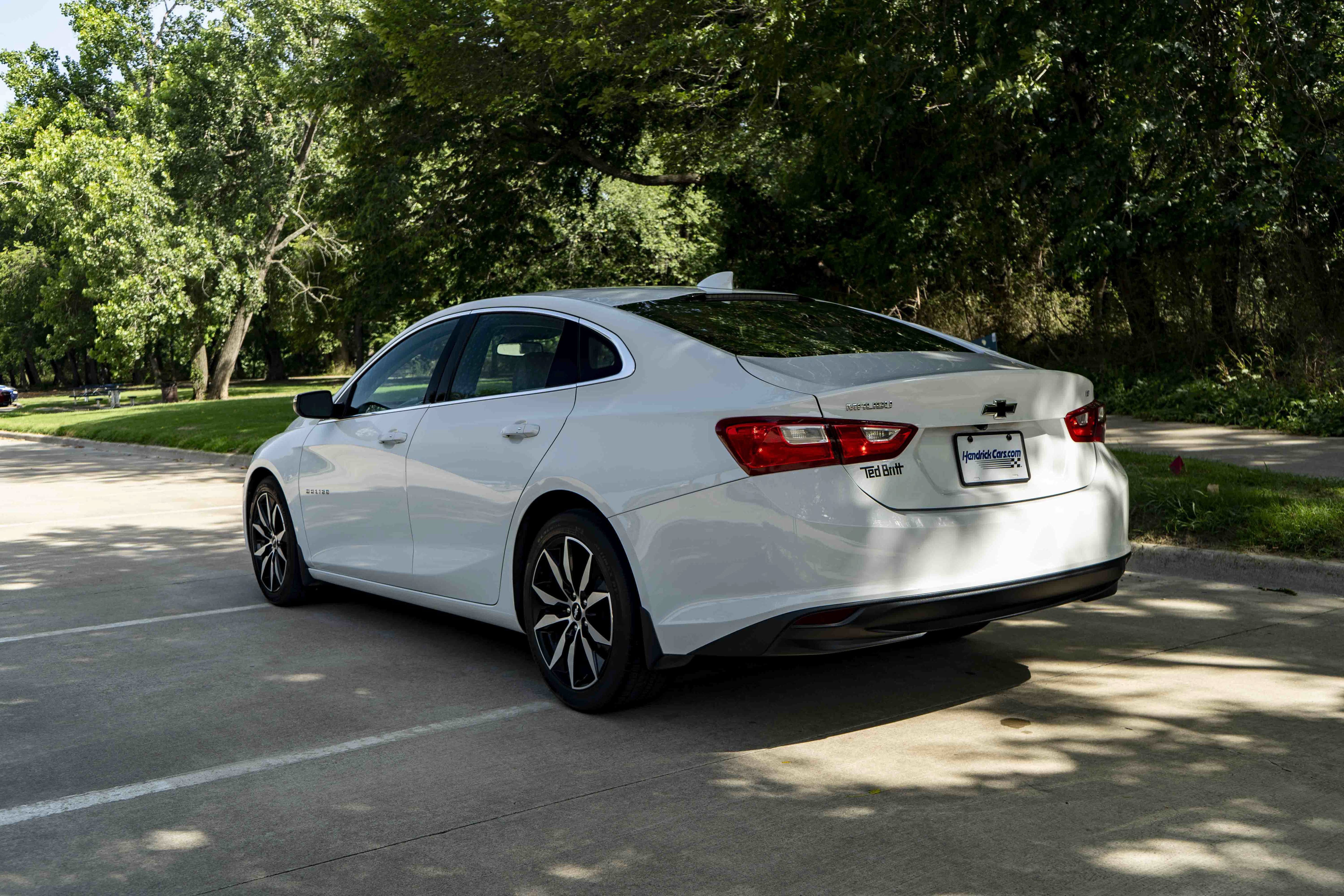 Used 2017 Chevrolet Malibu LT FWD image 7