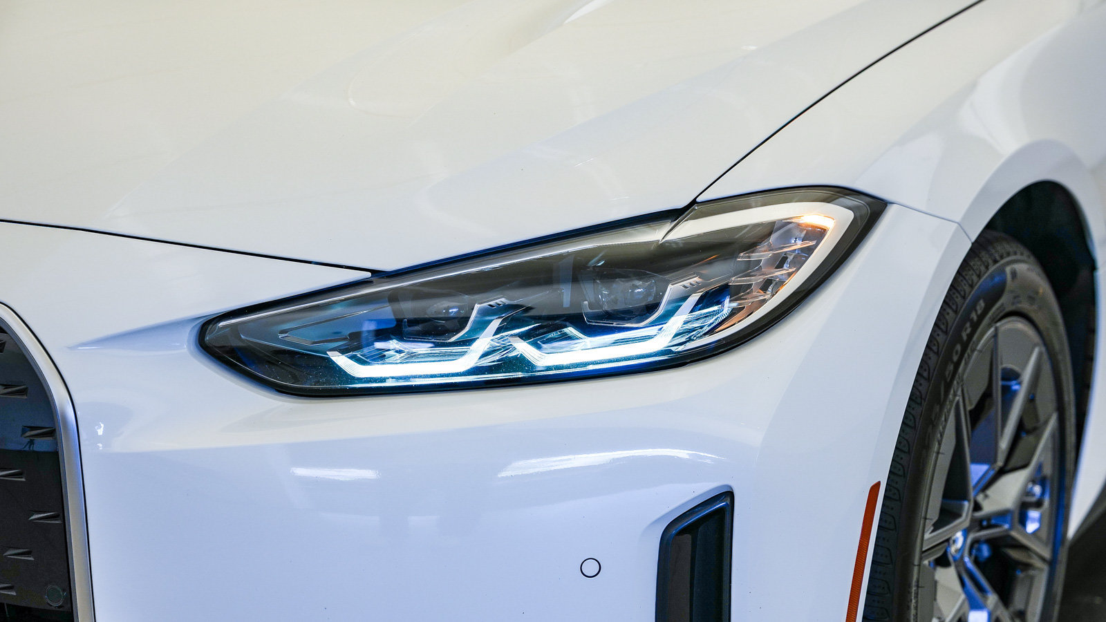 Used 2023 BMW i4 eDrive35 w/ Premium Package RWD image 7