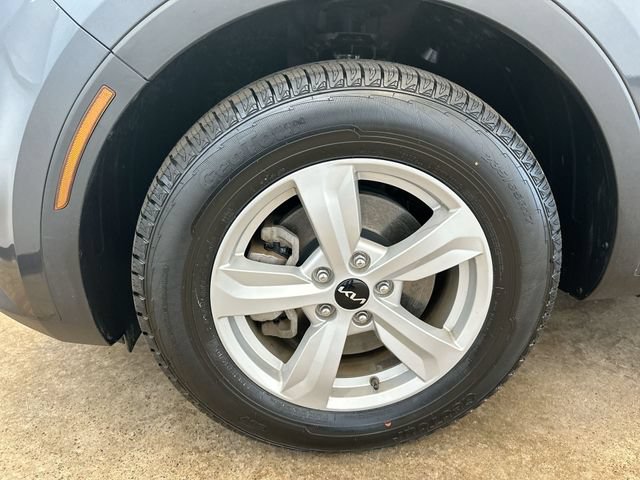 Certified 2023 Kia Sorento LX FWD image 20