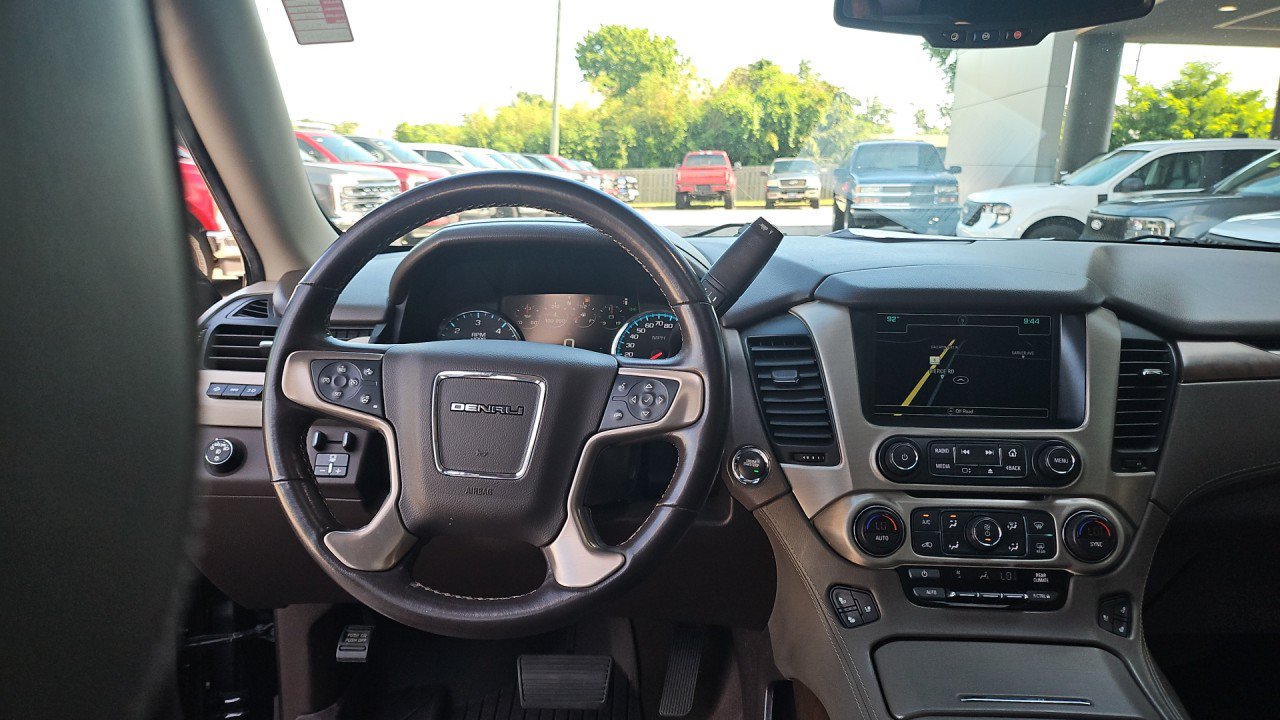 Used 2019 GMC Yukon XL Denali w/ Denali Ultimate Package RWD image 17