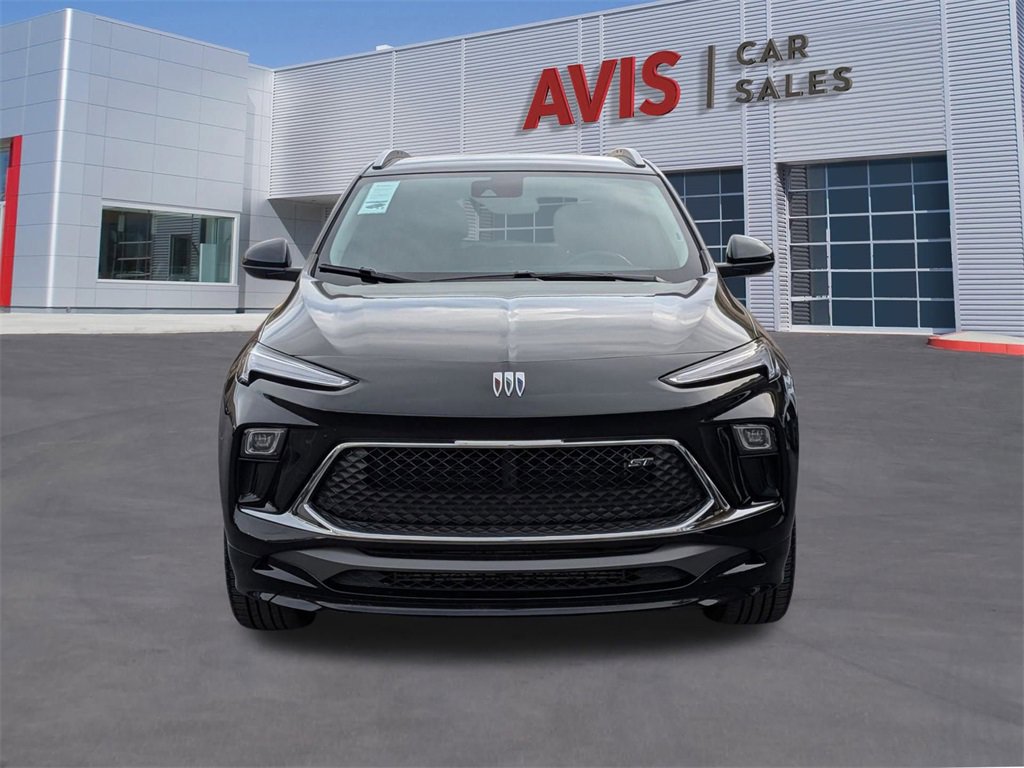 Used 2024 Buick Encore GX Sport Touring image 2