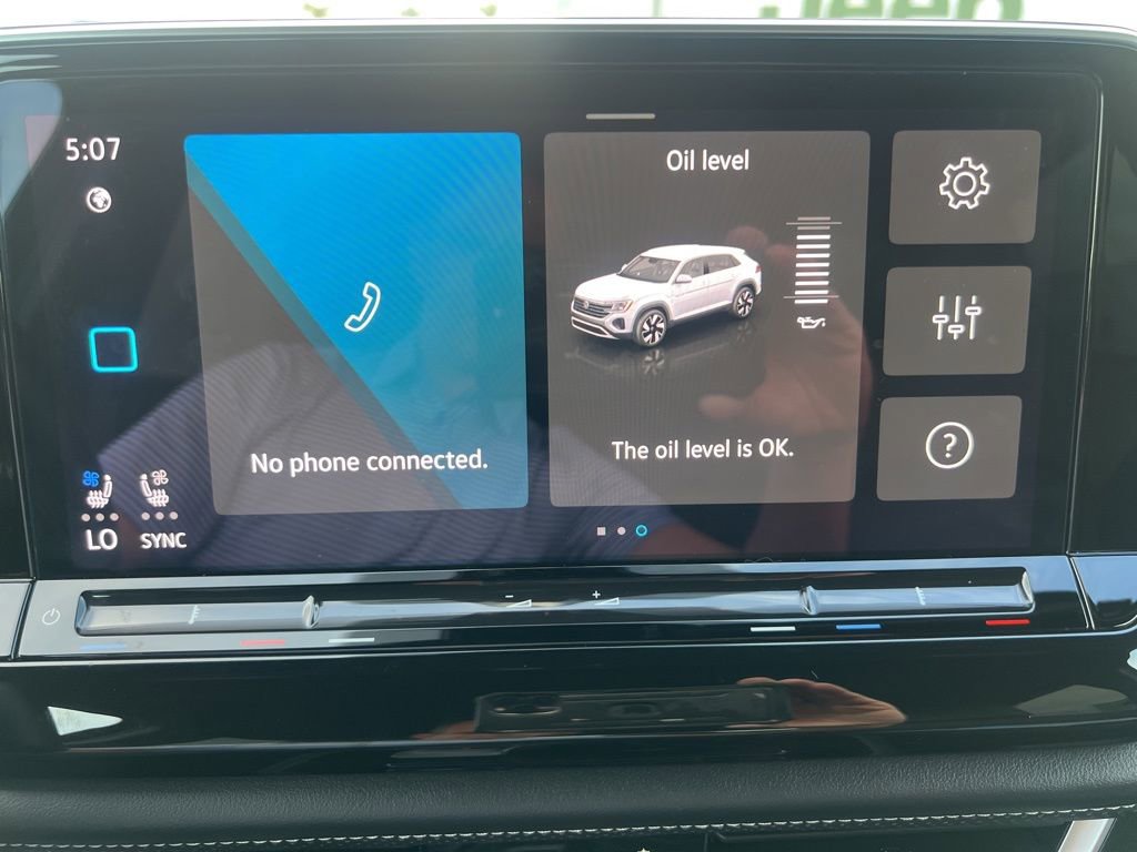 Used 2025 Volkswagen Atlas Cross Sport SE image 68