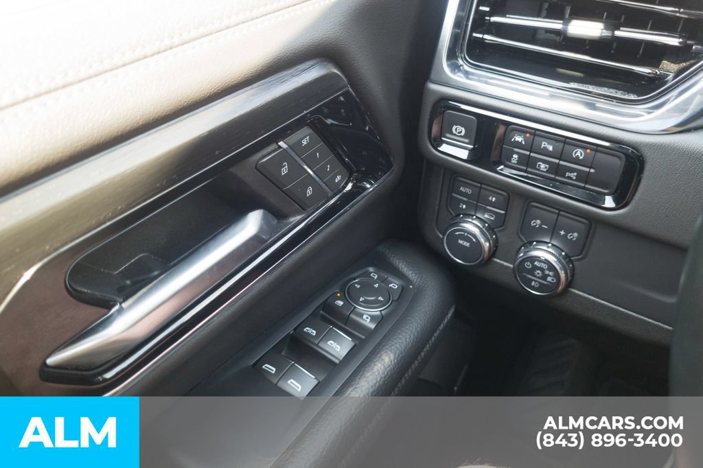 Used 2025 GMC Yukon Denali AWD/4WD image 33