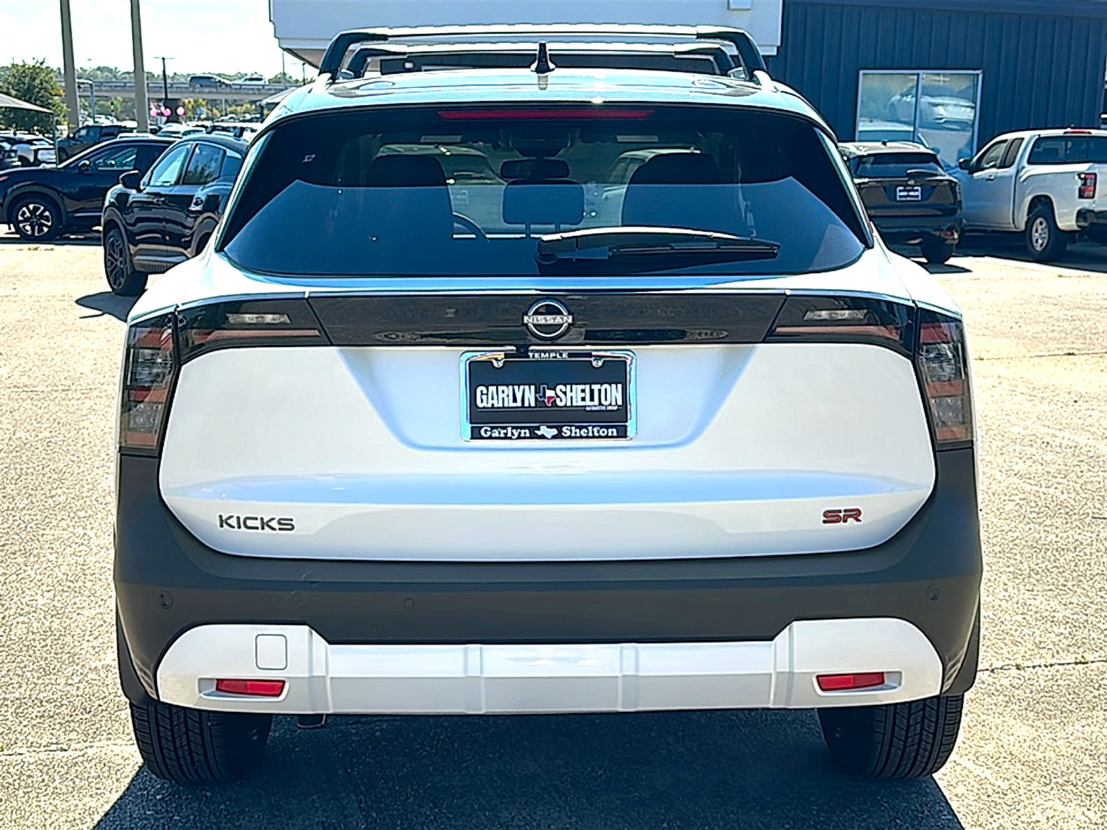 New 2026 Nissan Kicks SR image 7